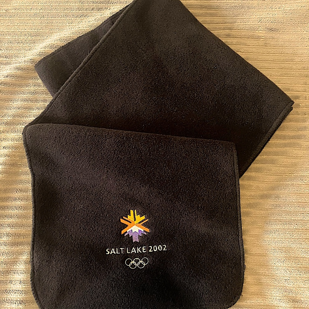 Official 2002 Olympic fleece scarf
